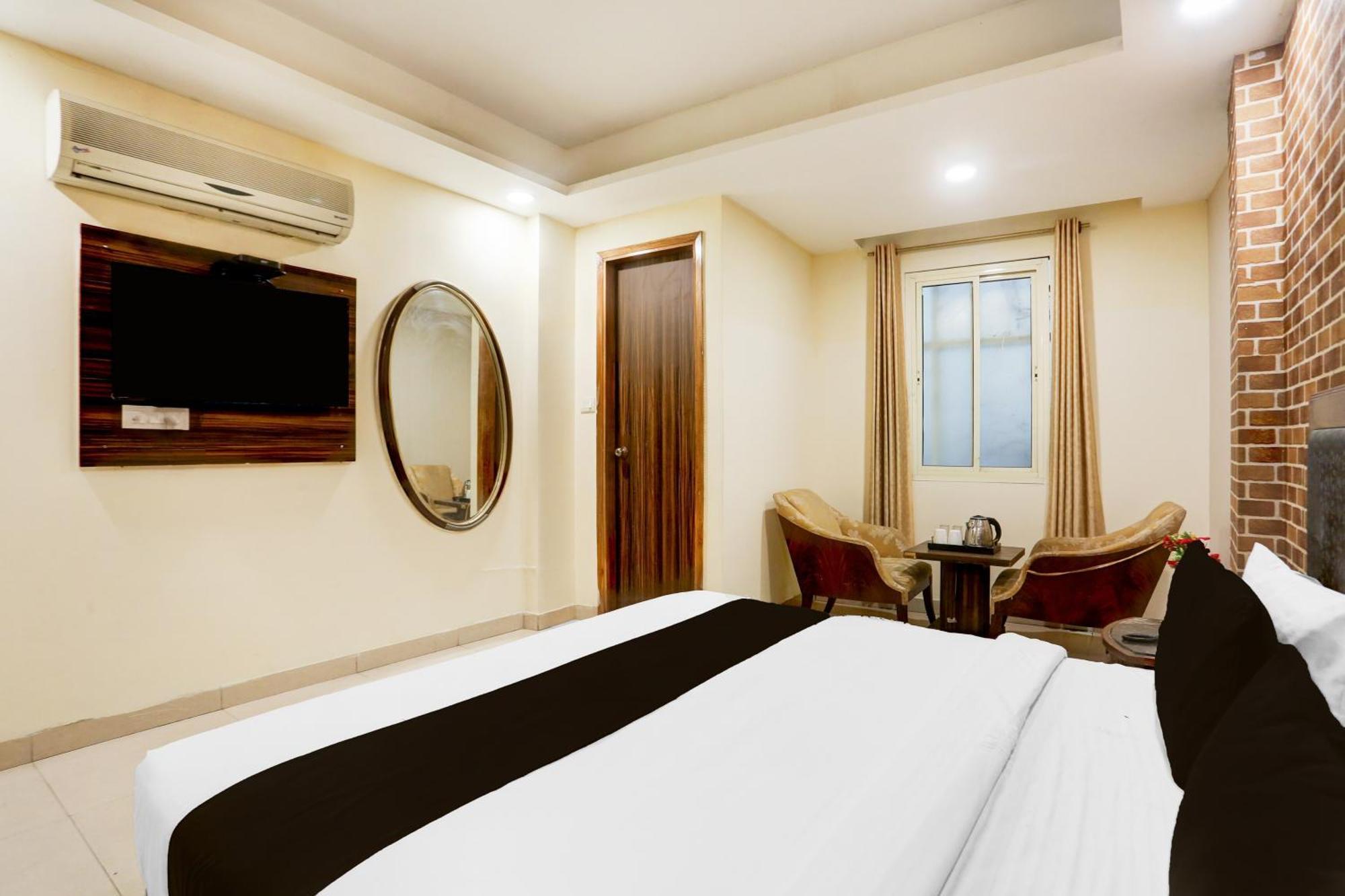 Hotel Collection O Mahipalpur Road No 4 Formerly Shubh 3*